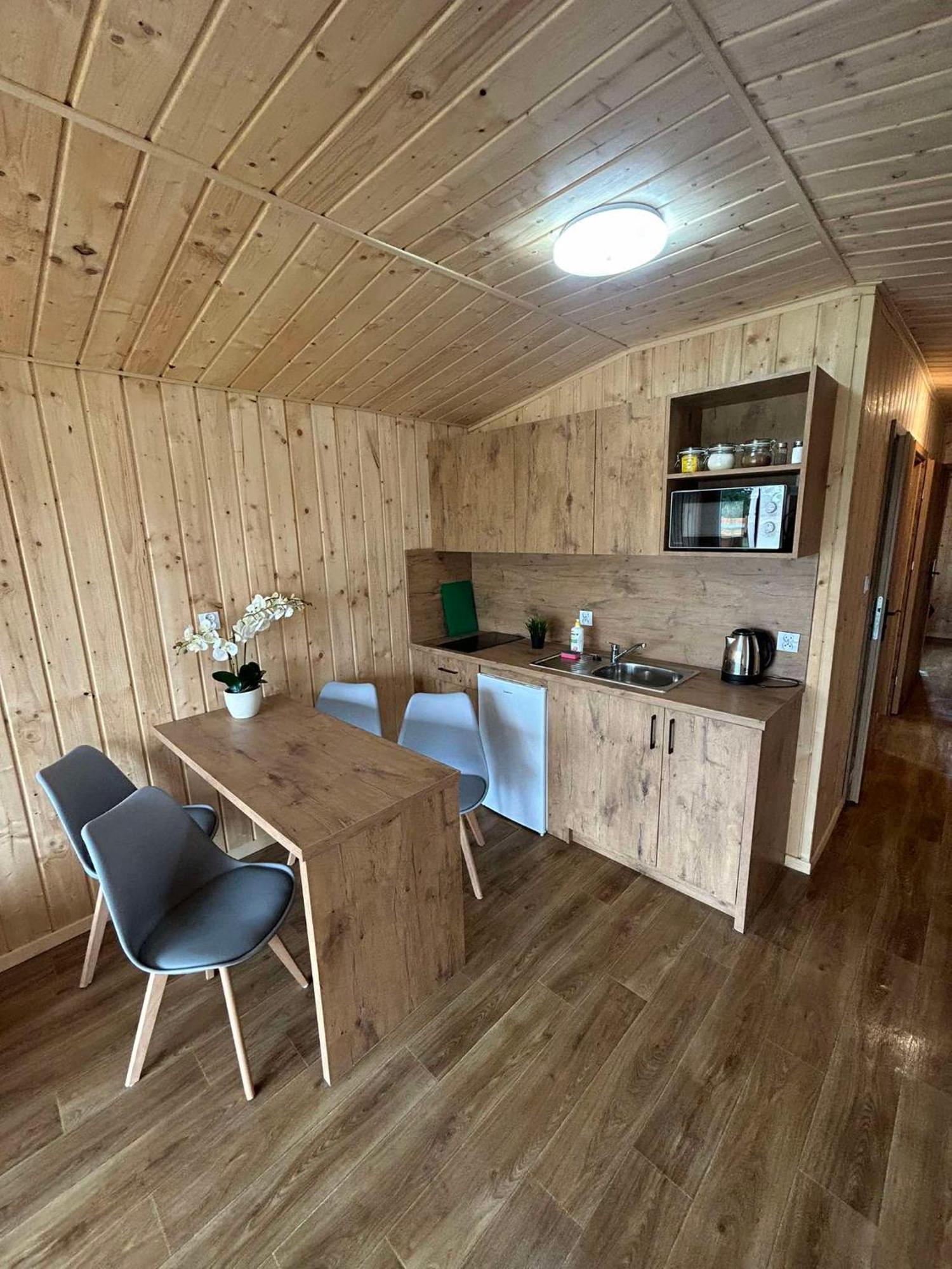 Hotel Zacisze Obok Suntago Park à Grabce-Towarzystwo Extérieur photo