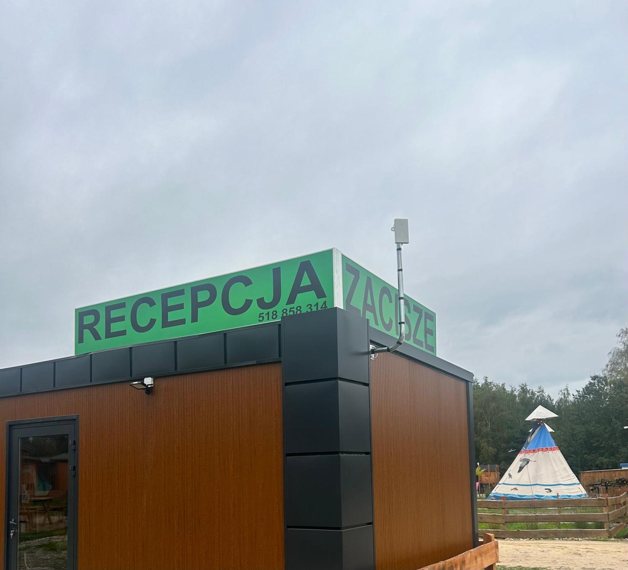 Hotel Zacisze Obok Suntago Park à Grabce-Towarzystwo Extérieur photo